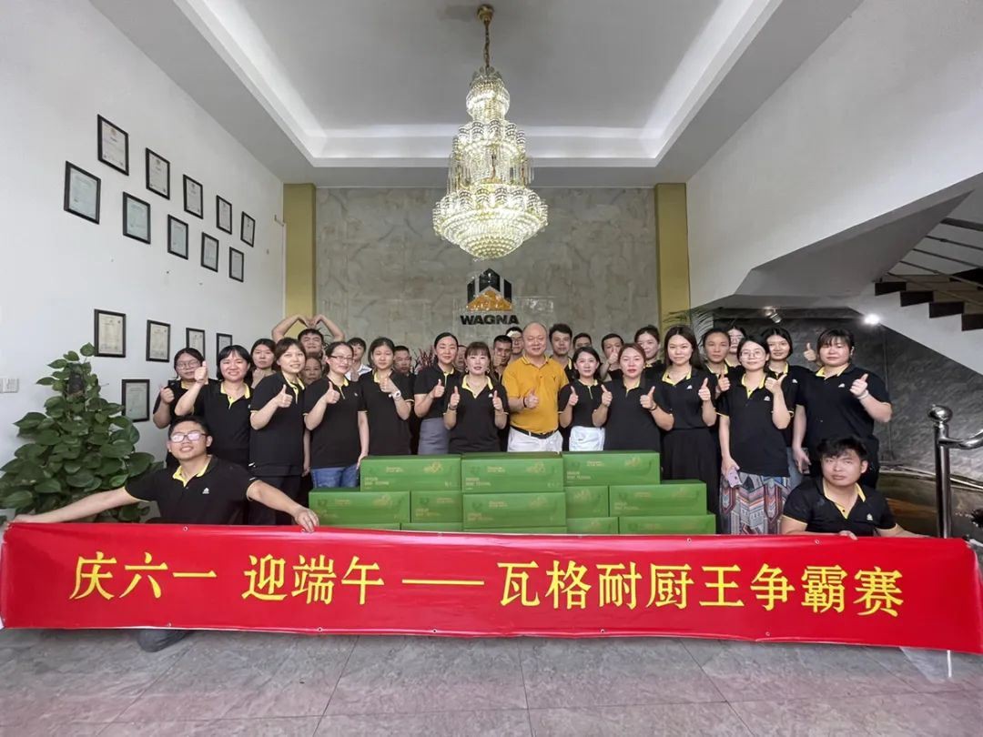 Nei, TA kom reyndar til að fylgja okkur út 1. júní